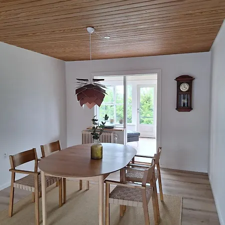 Hel Med Fri Parkering Beliggende Сasa de vacaciones Herning