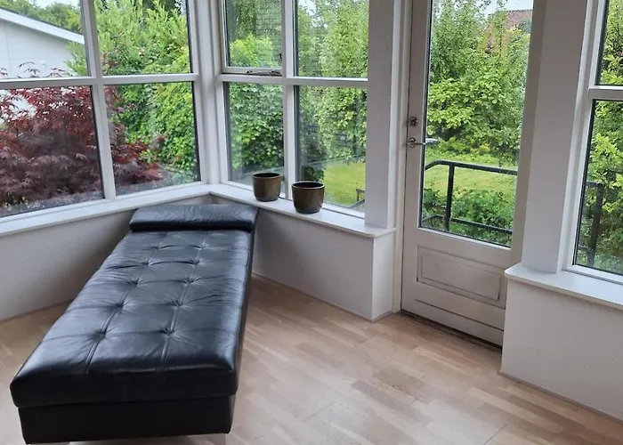 Hel Med Fri Parkering Beliggende